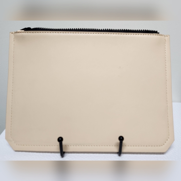 YSL BEAUTE Pouch/Clutch NWOT - Picture 3 of 7